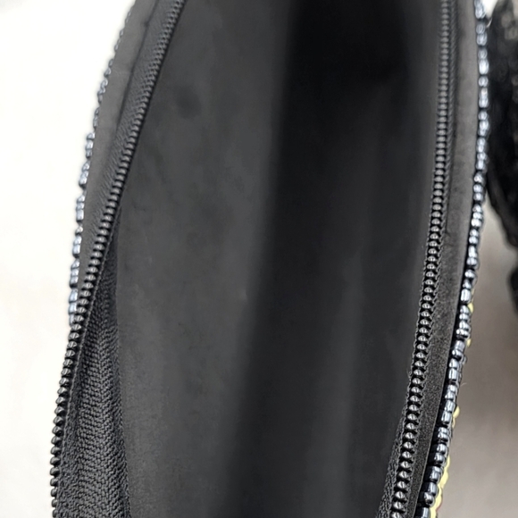 Handbeaded Blue White Yellow Diamonds Native American Zip Closure Medium Clutch - Picture 2 of 10